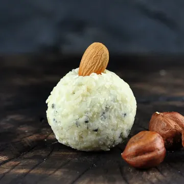 Крокет «Четыре сыра и фундук»