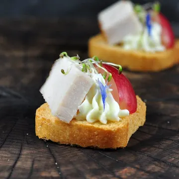 Канапе «Курица, виноград и крем-чиз»