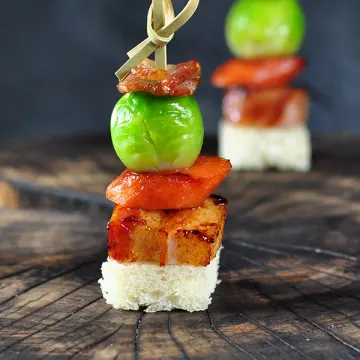 Канапе «Мясной акцент» с беконом